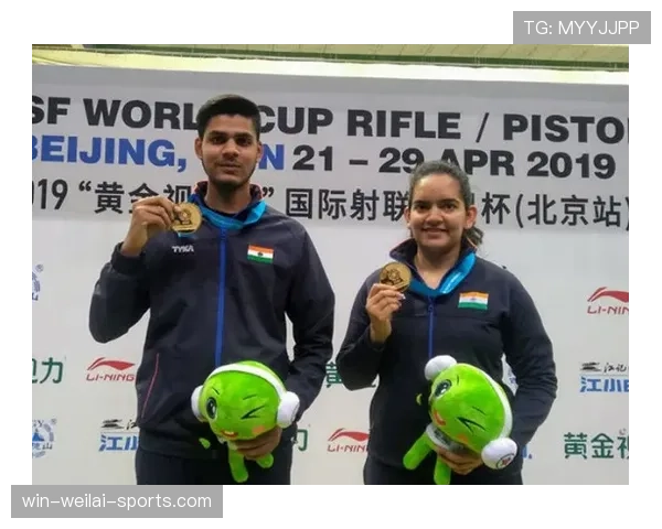 张帅训练完直接拎爱马仕去吃路边摊？